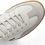 9506304-584-7.jpg